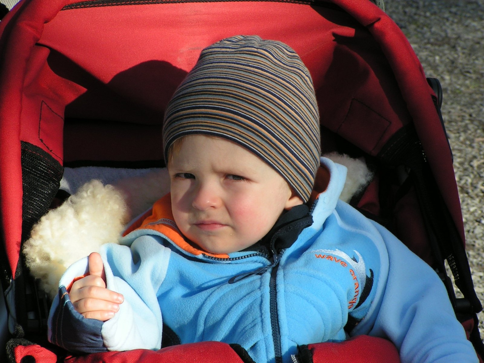 Junge im Kinderwagen (c) Bild: Michael Bogedain In: Pfarrbriefservice.de